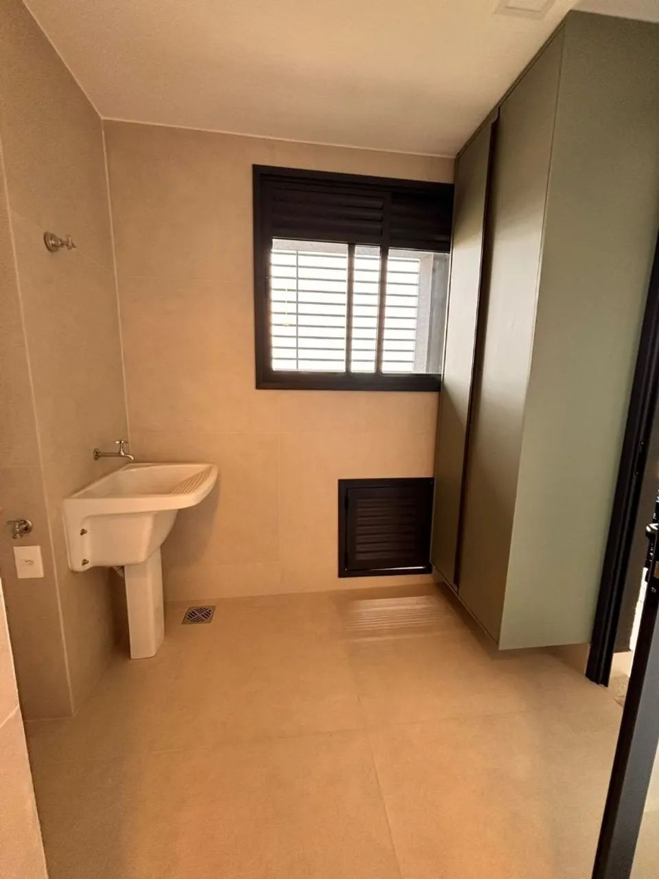 Aluga-se apartamento semi mobiliado no Edifício Évora em Cuiabá MT  - Foto 3