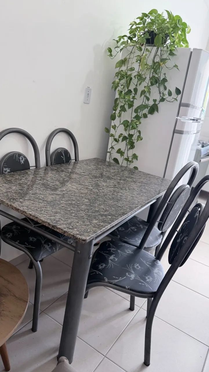 Mesa de granito + 4 cadeiras - Foto 3