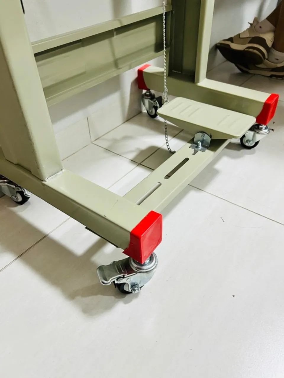 MÁQUINA DE PREGAR BOTÃO, ILHÓS E PÉROLAS. - Foto 3