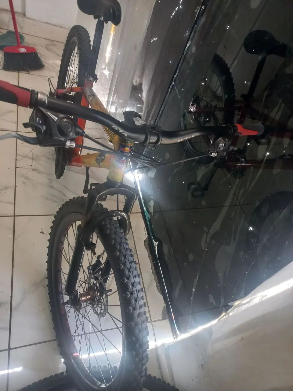 Bicicleta aro 26 esportiva dh e freerride 