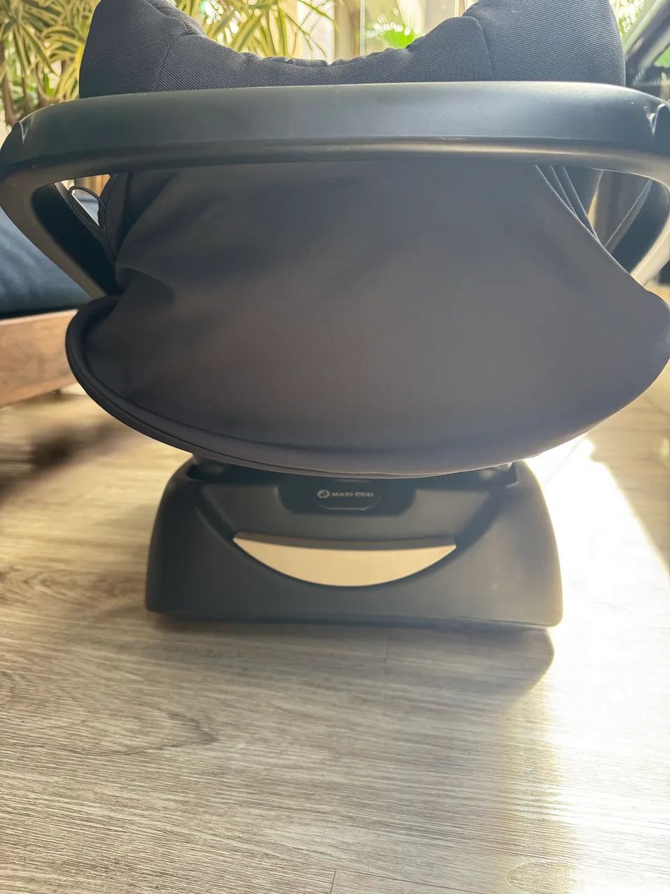 Vendo Cadeira Máxi Cosi Citi Essential Black com base para veículo  - Foto 2