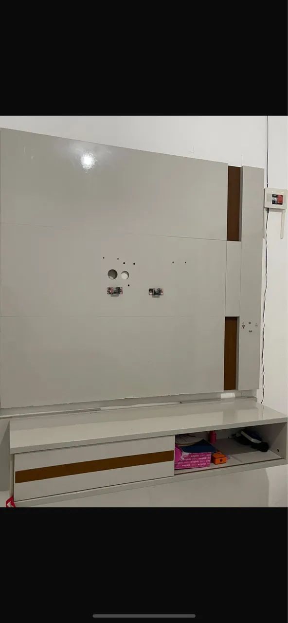 painel de tv com dois compartimentos 415081324254351360