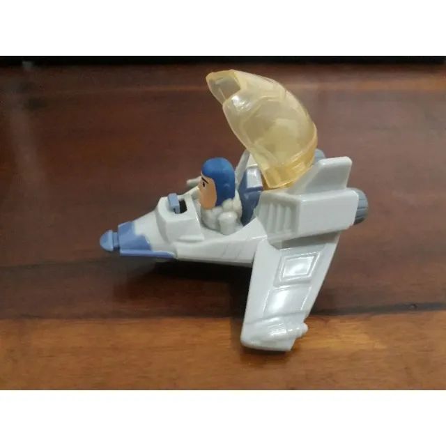 Coleção Buzz Lightyear Disney Pixar - Boneco Alisha pilotando a nave de transporte + Bonec - Foto 4