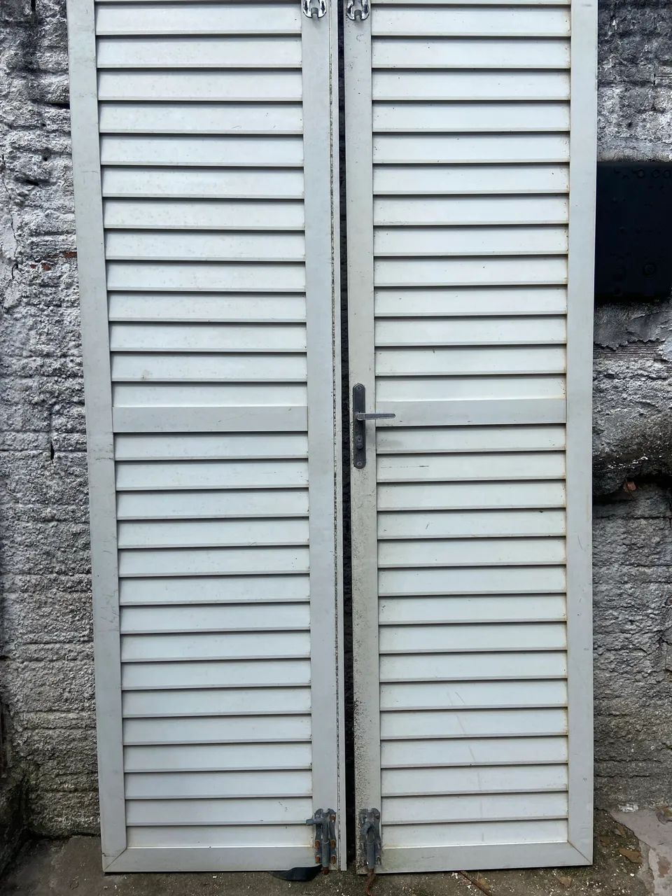 Vendo porta de alumínio camarão 