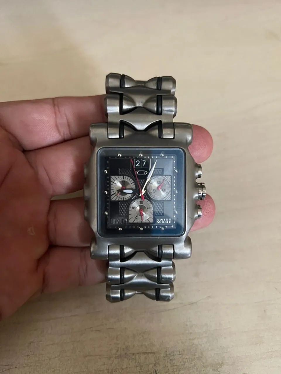 Relógio Minute Machine com pulseira de titânio (todo original)