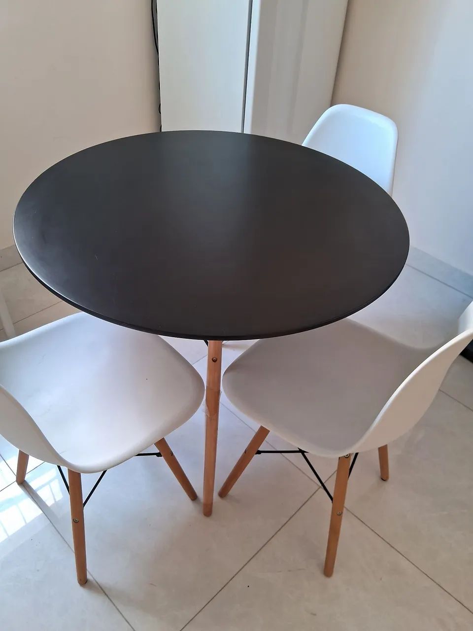 Mesa com 3 cadeiras  - Foto 4