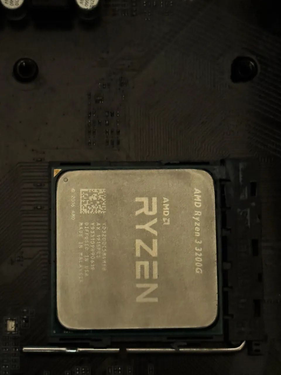 RYZEN 3 3200G - Foto 2