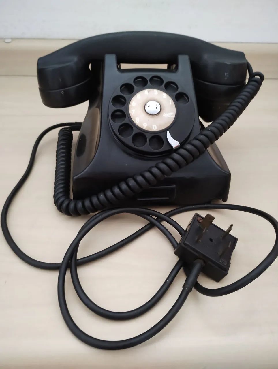 Aparelho de telefone antigo. - Foto 2