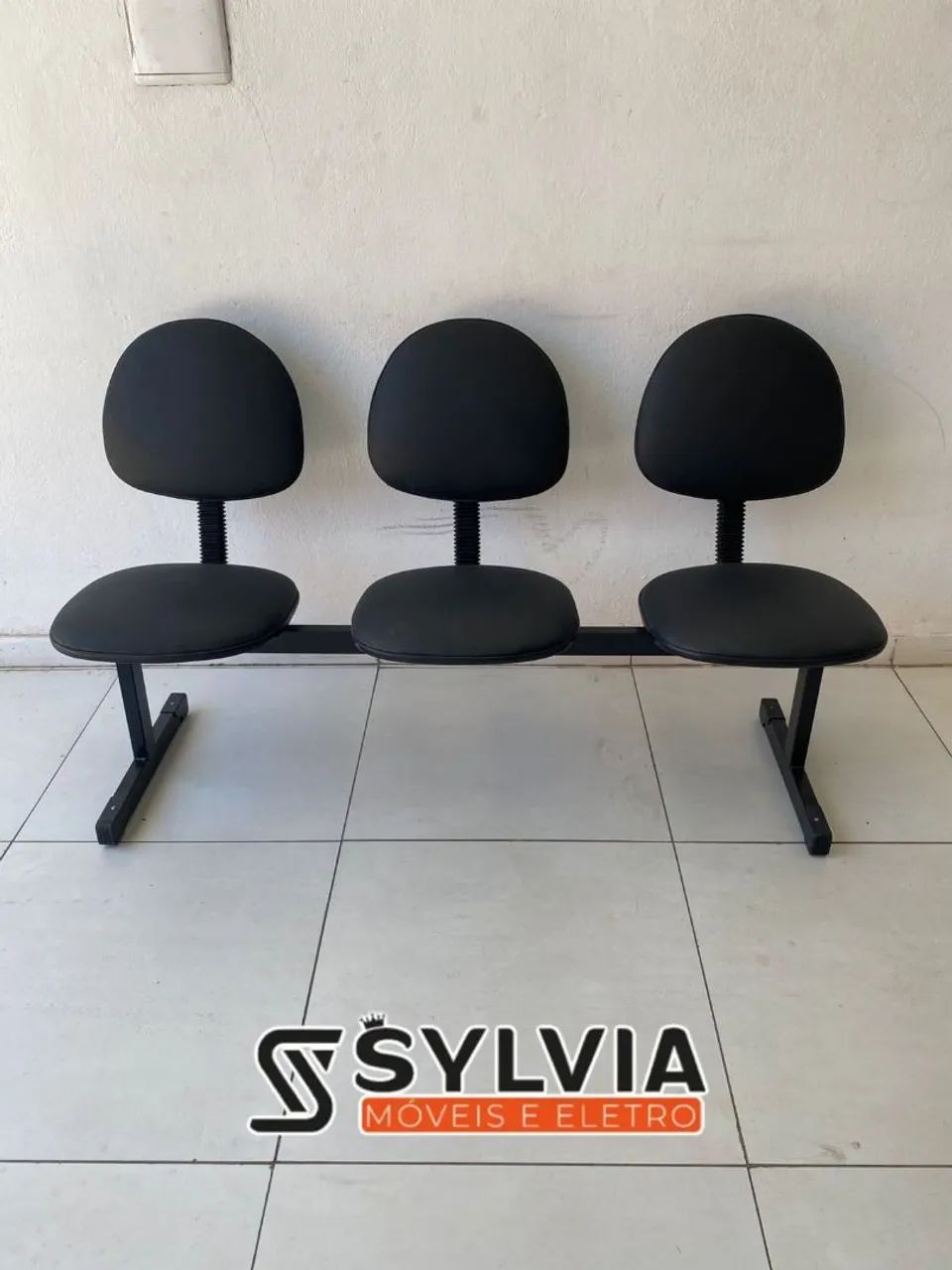 Cadeira longarina acolchoada 