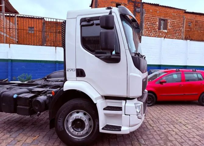 2019 Volvo vm 270 ( 6 x 2 ) - Foto 2
