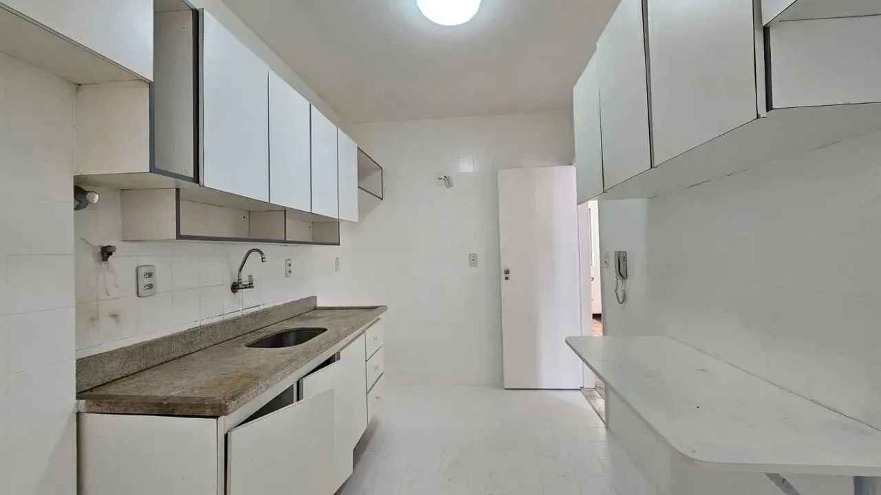 Vendo apartamento com três quartos na melhor localização do Caminho  das Árvores. - Foto 9