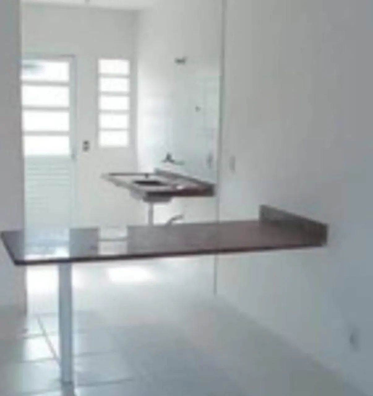 Mesa de mármore marrom 