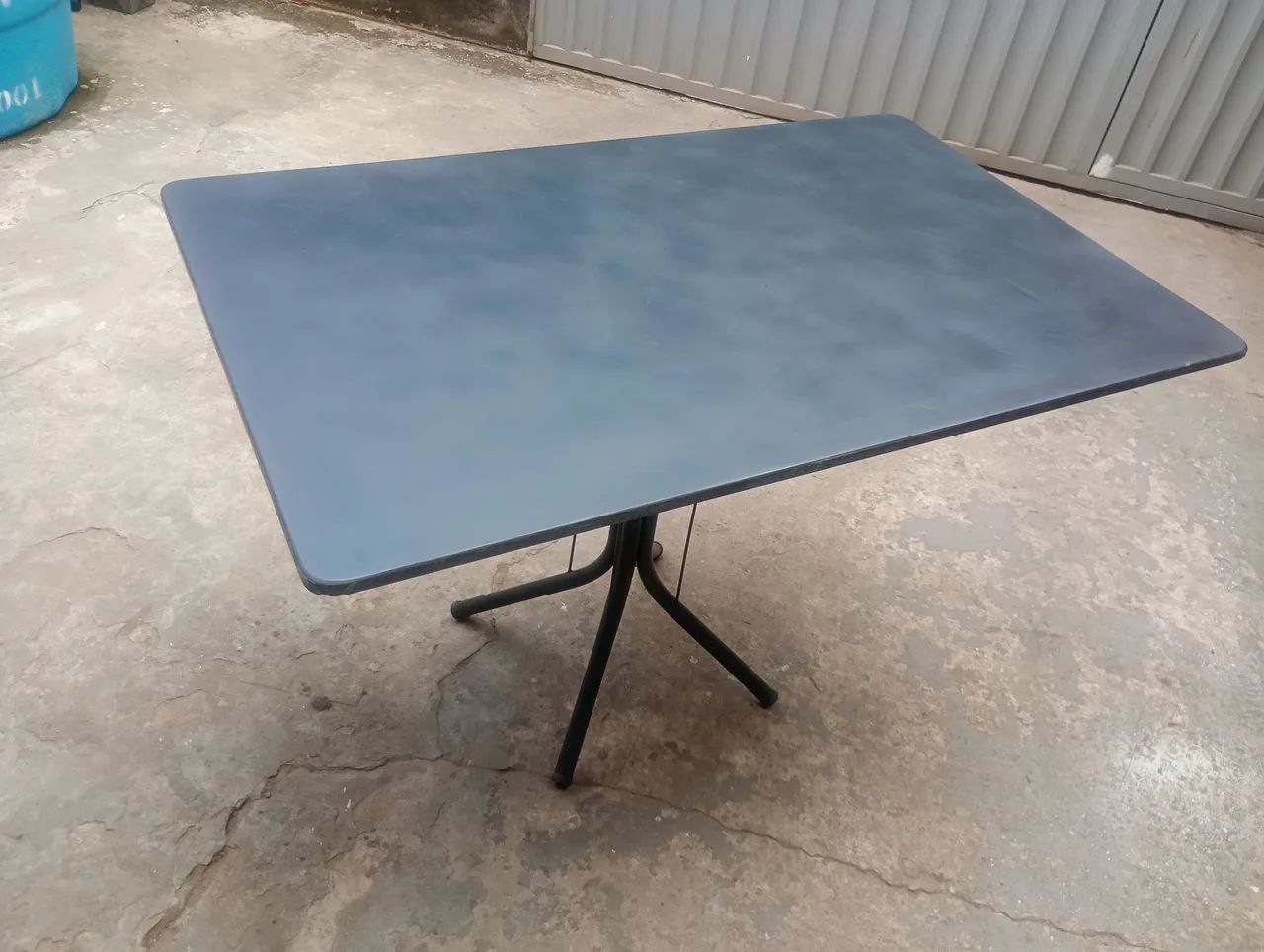 Mesa de jantar semi nova 