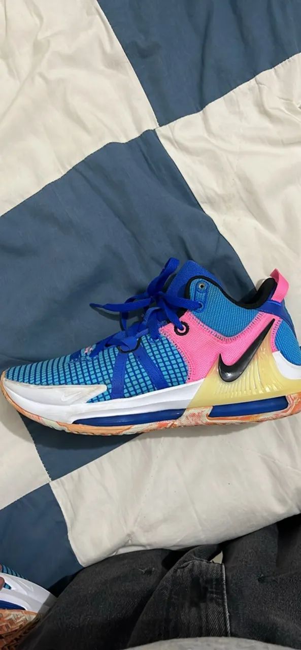 LeBron witness 7