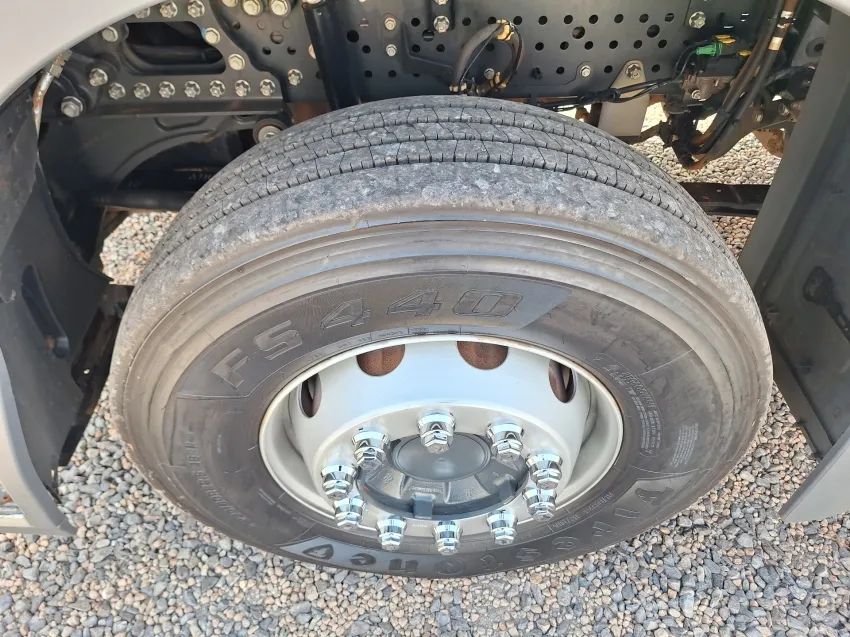 MB Actros 2651S ano 23/24 Cinza. - Foto 7
