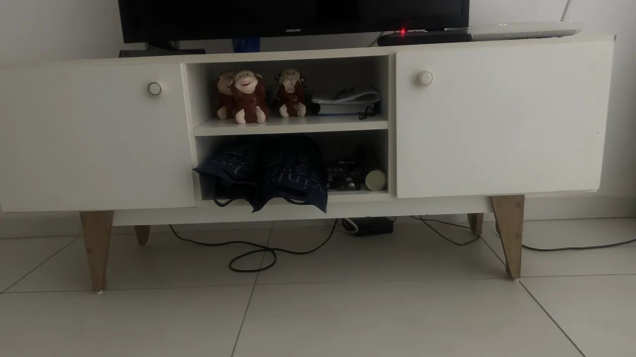 Mesa de televisão com armários  - Foto 4