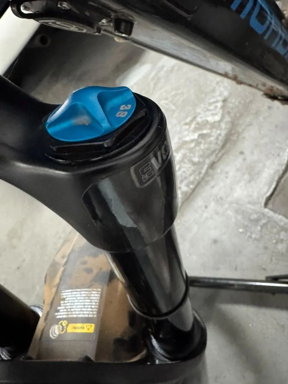 suspensao fox 38 grip 2 170mm  - Foto 4