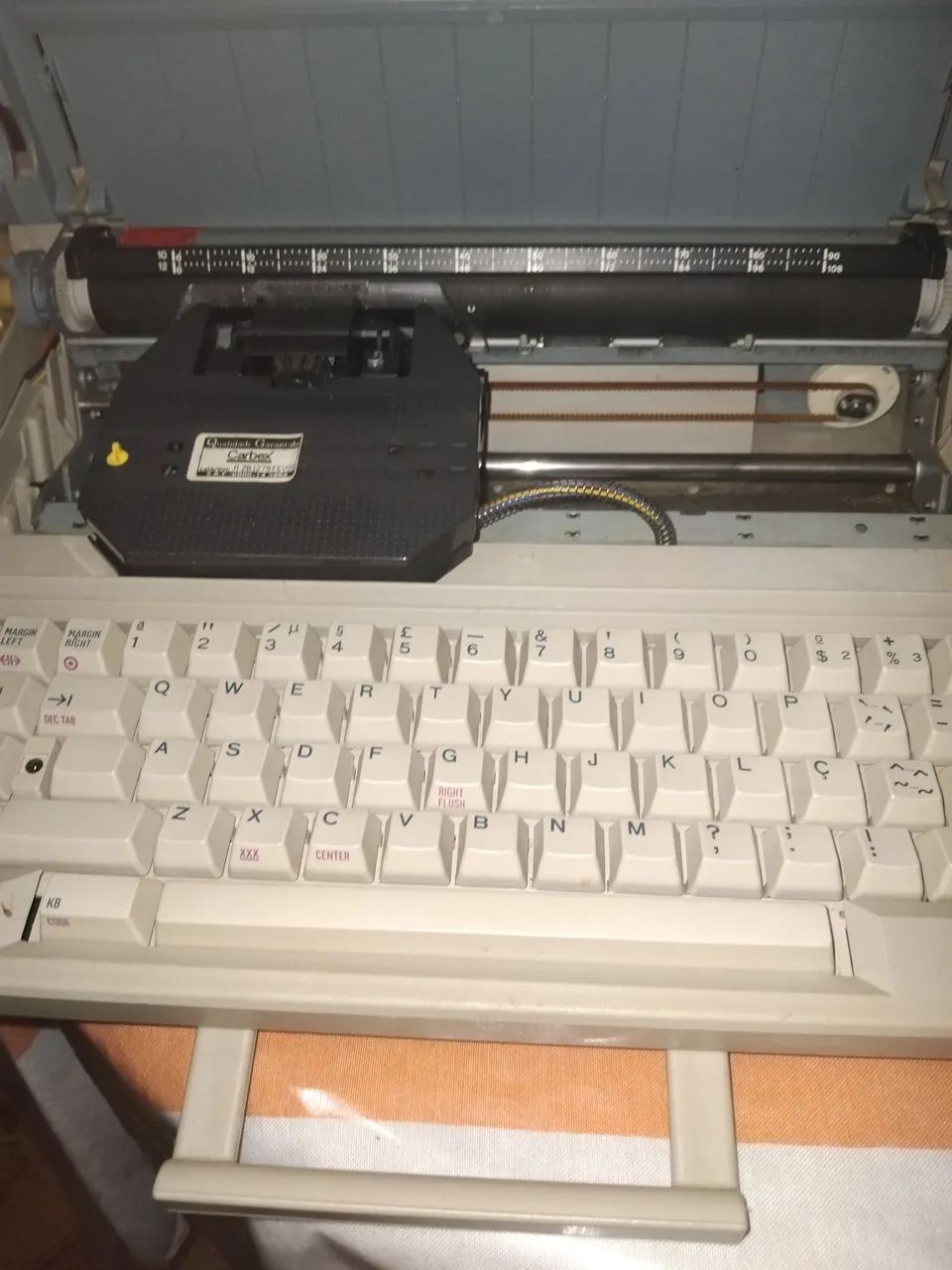 Máquina  de datilografia  eletrônica  - Foto 2