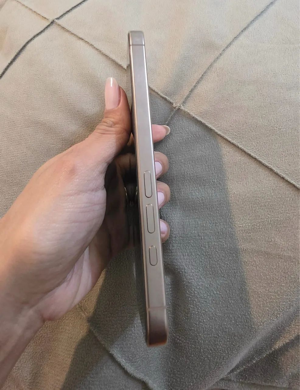 iPhone 16 pro - Foto 3