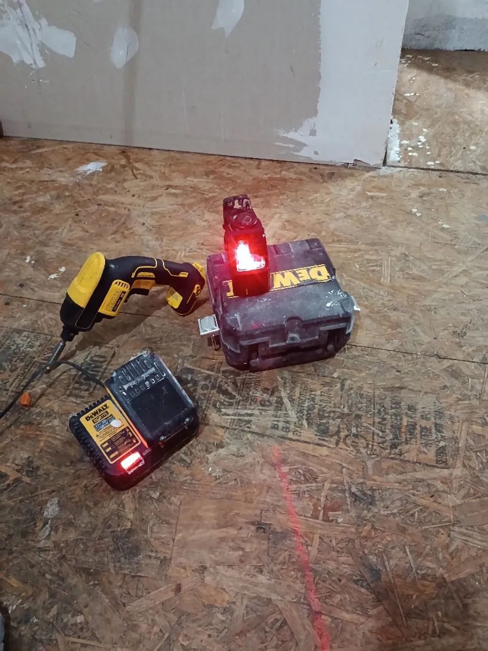 Parafusadeira Dewalt e Laiser - Foto 5
