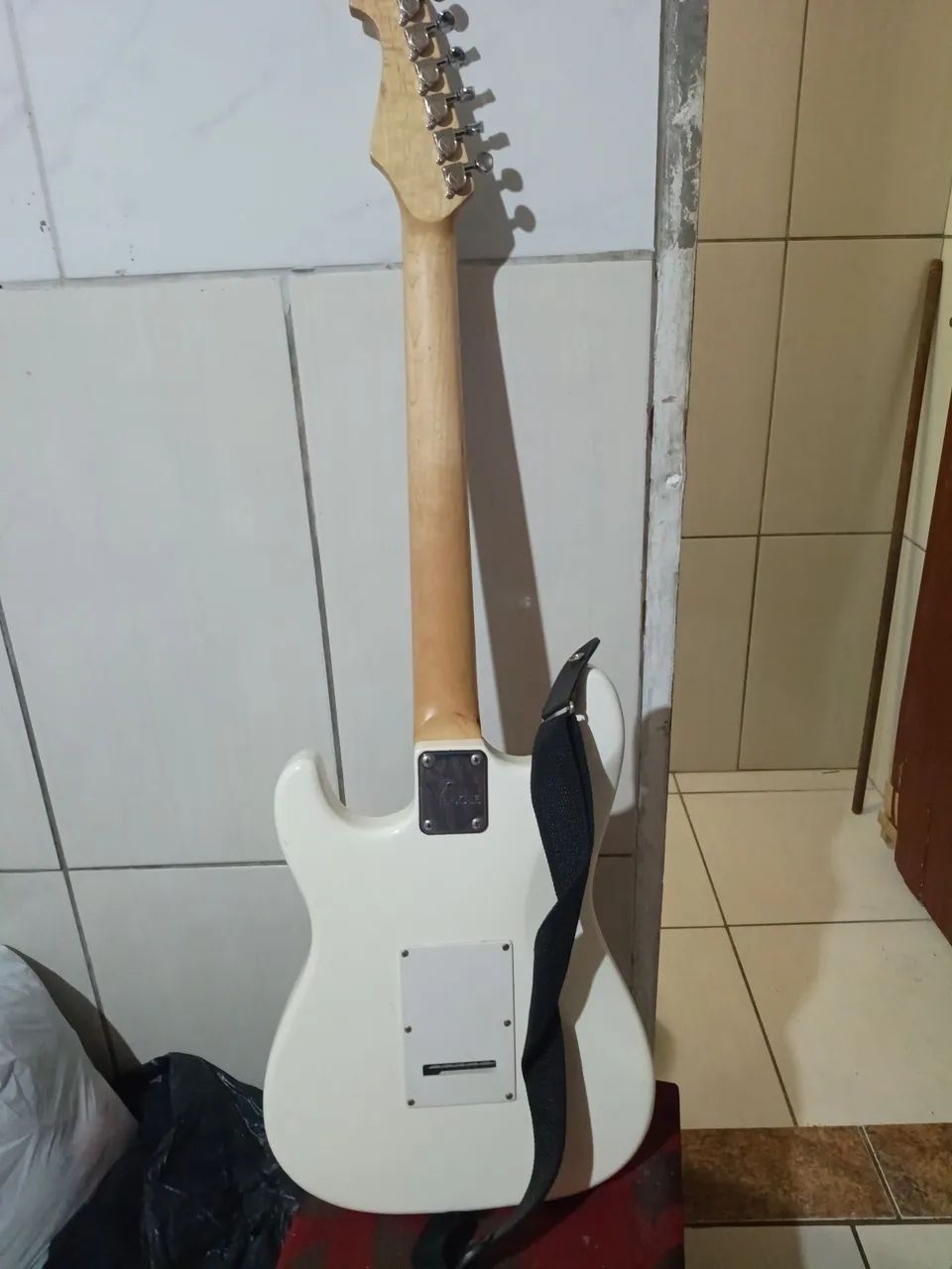 Guitarra Eagle  - Foto 2