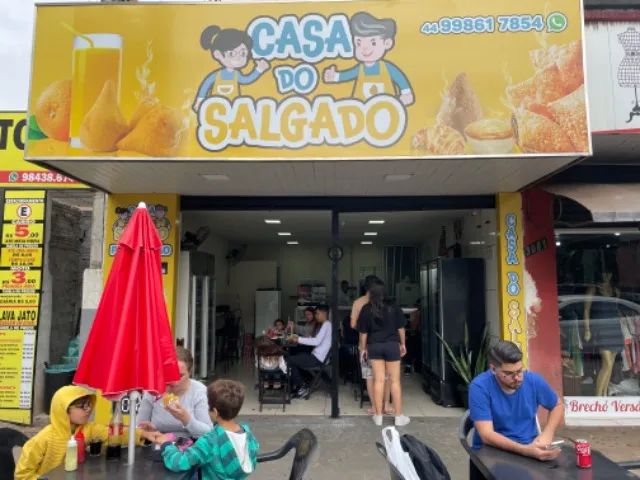 Lanchonete no centro de Maringá 