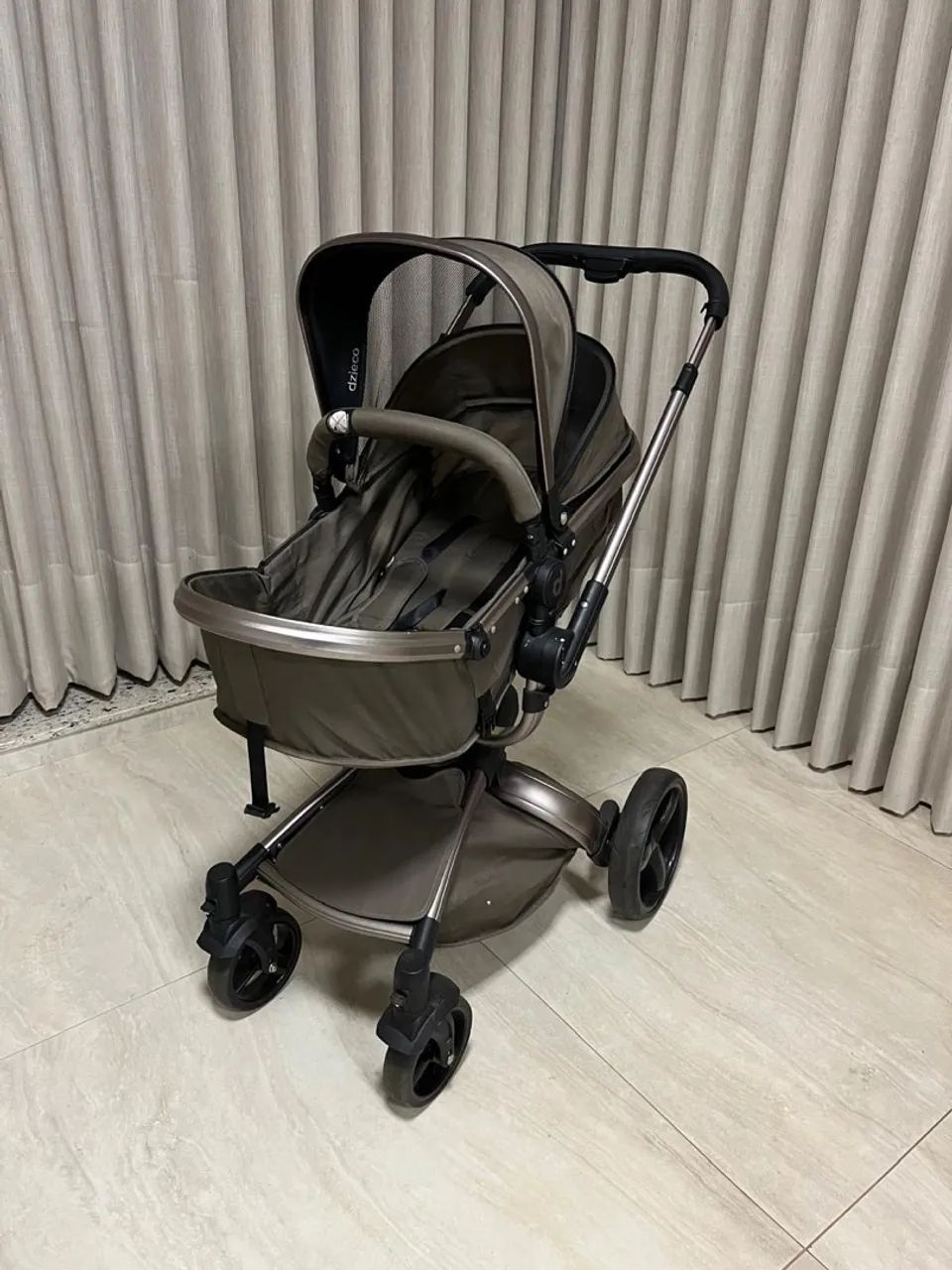 Carrinho Bebê Bronze - 100% Conservado - Foto 2