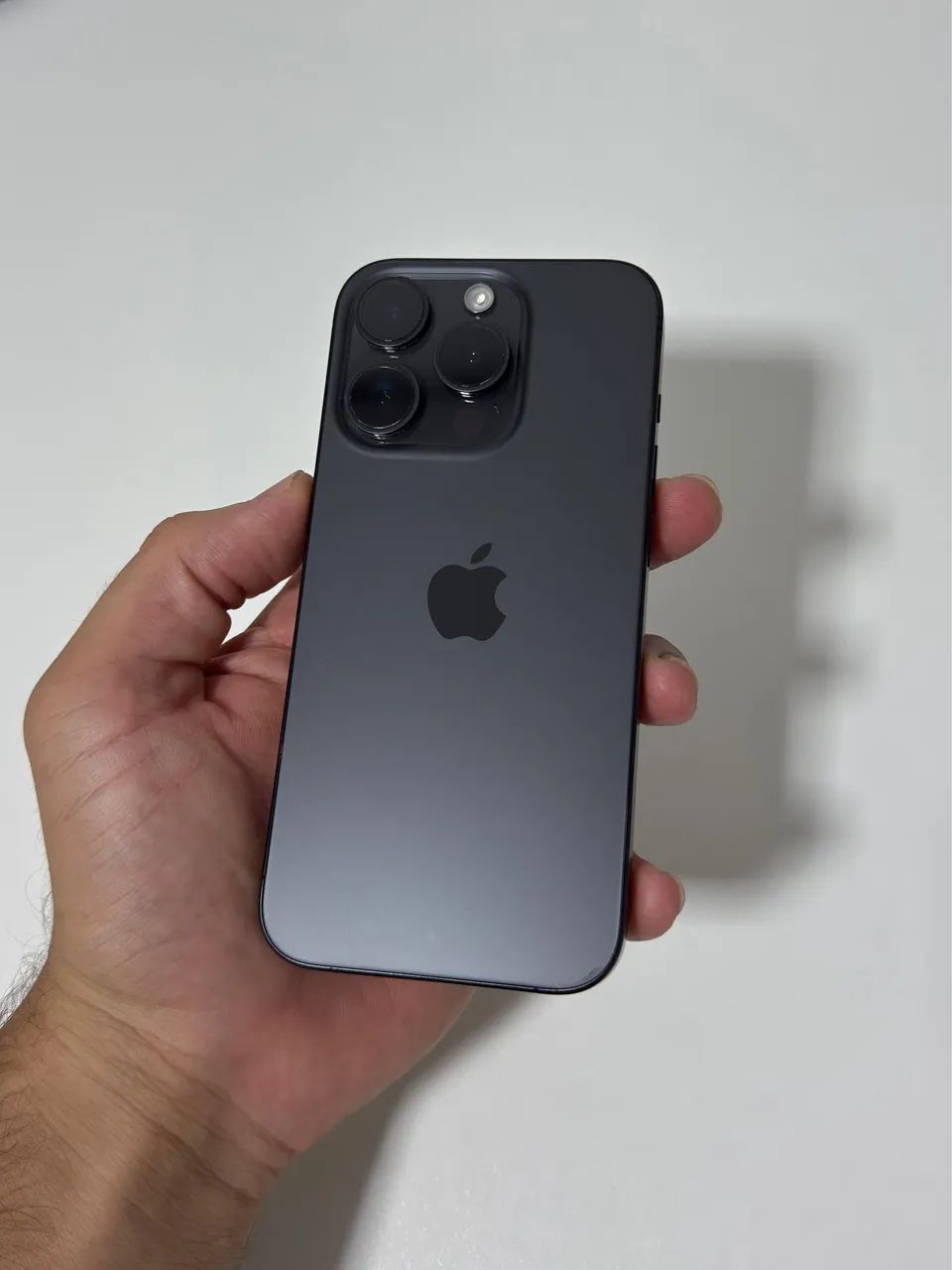 iPhone 15 PRO - 128g - 87% bateria.