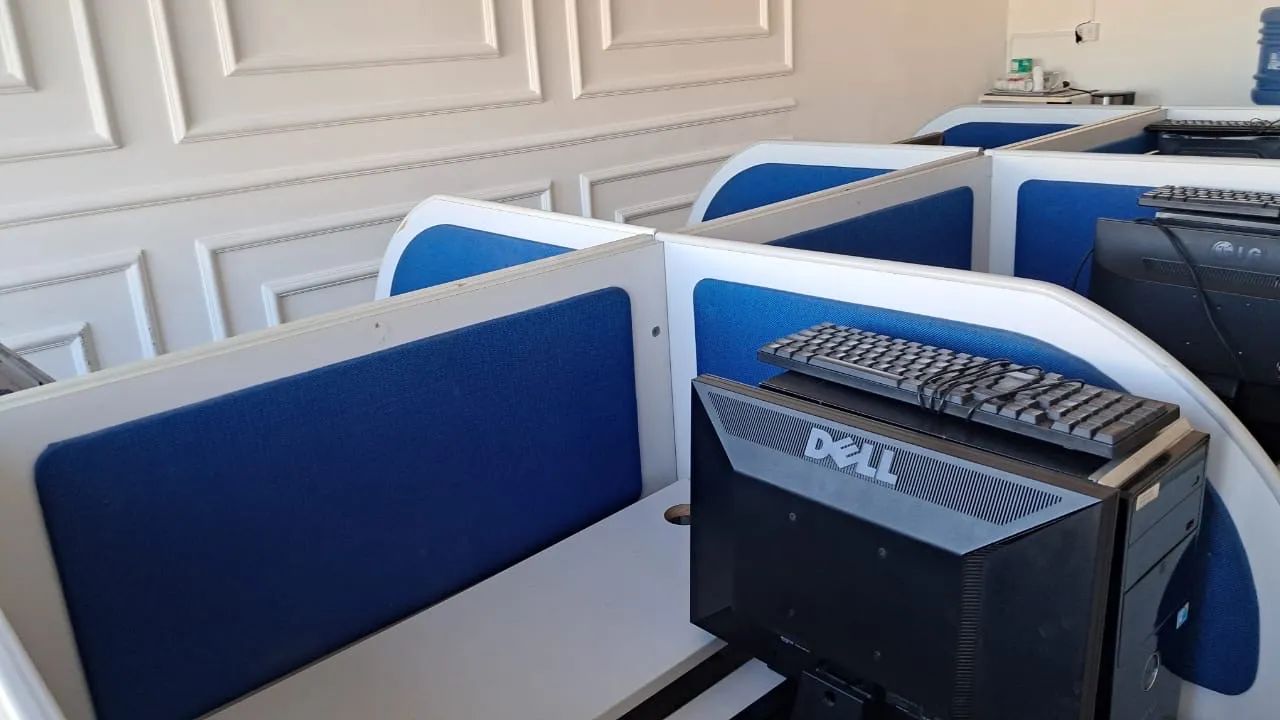 Móveis e aparelho eletrônico para callcenter. - Foto 4