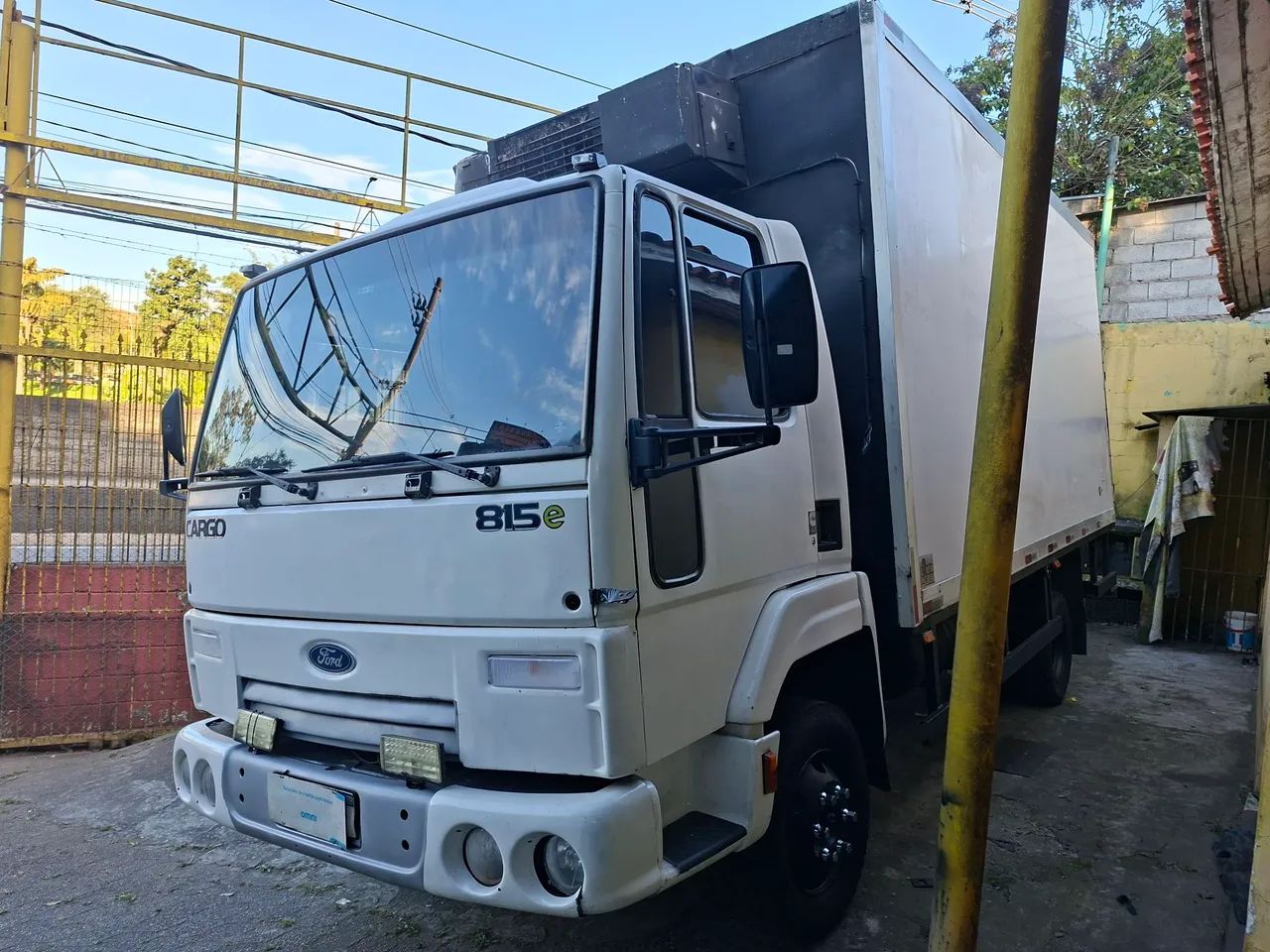 Ford cargo 815e bau refrigerado