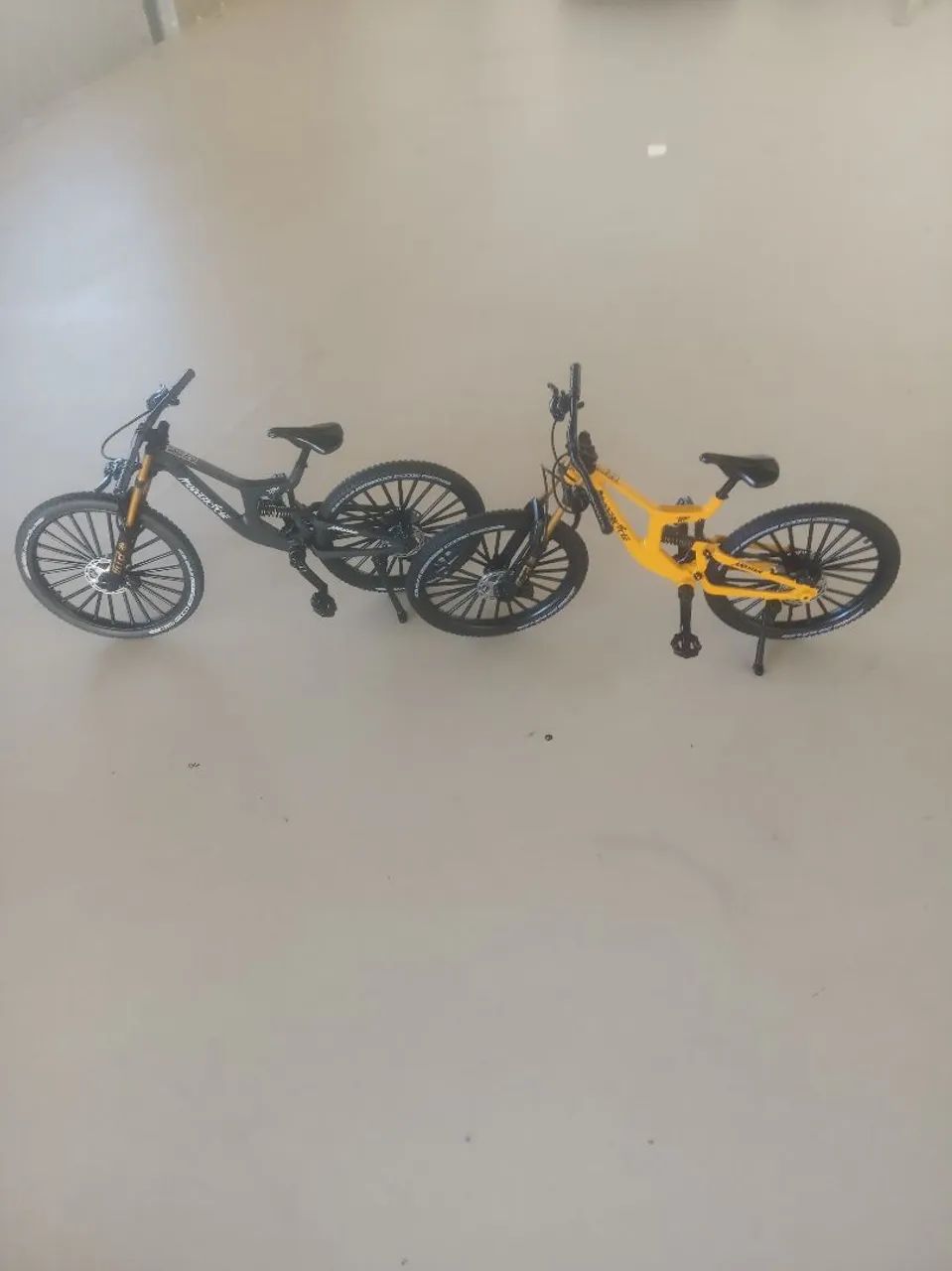 Bicicleta para colecionador de miniaturas 