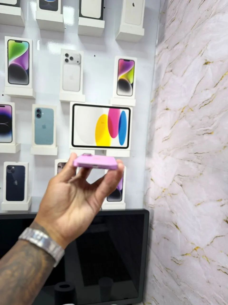 IPHONE 16 128GB ROSA<br>R$ 3.999,00 - Foto 4