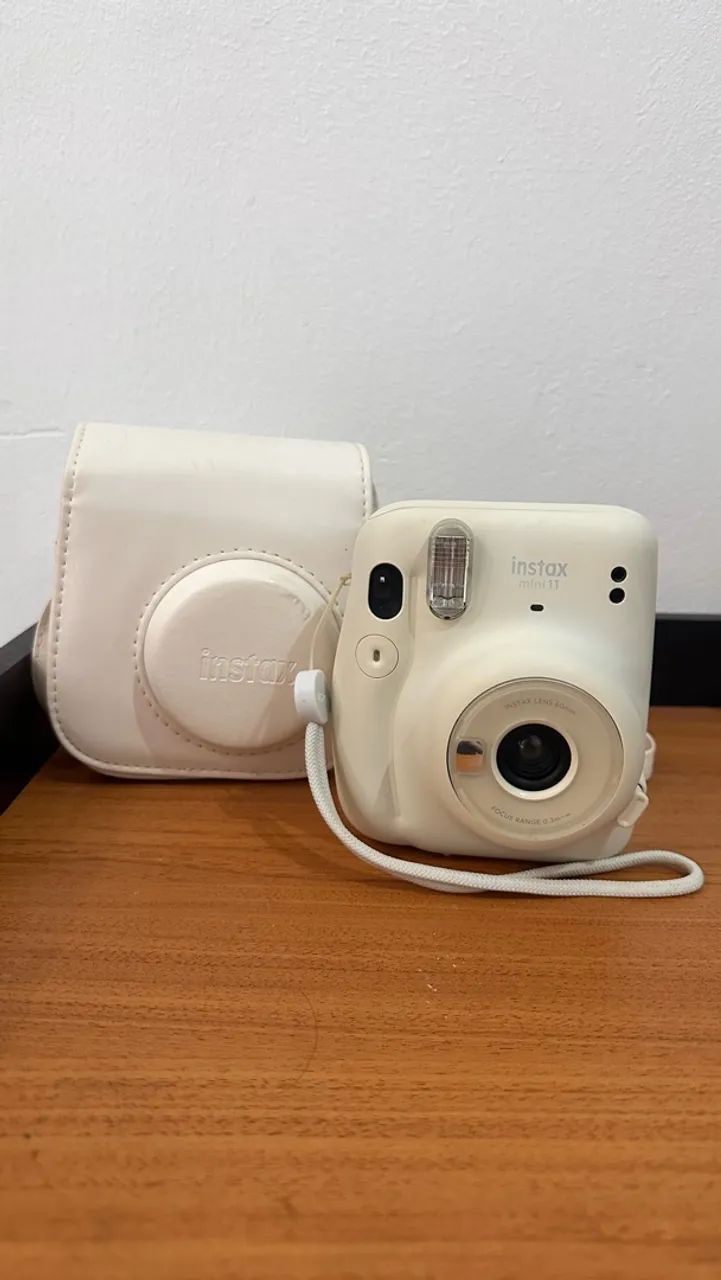 Câmera Instax Mini 11 + Case