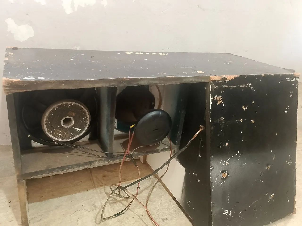 Caixa de som com medio grave corneta e falante pancadão 15 polegadas 1900 rms - Foto 4
