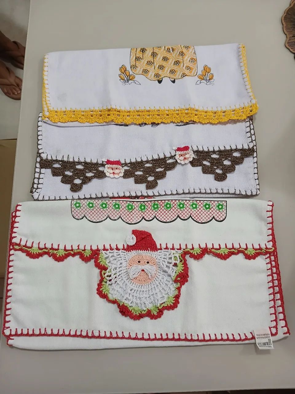 Panos de prato com bico de crochê - feito à mão - Foto 2