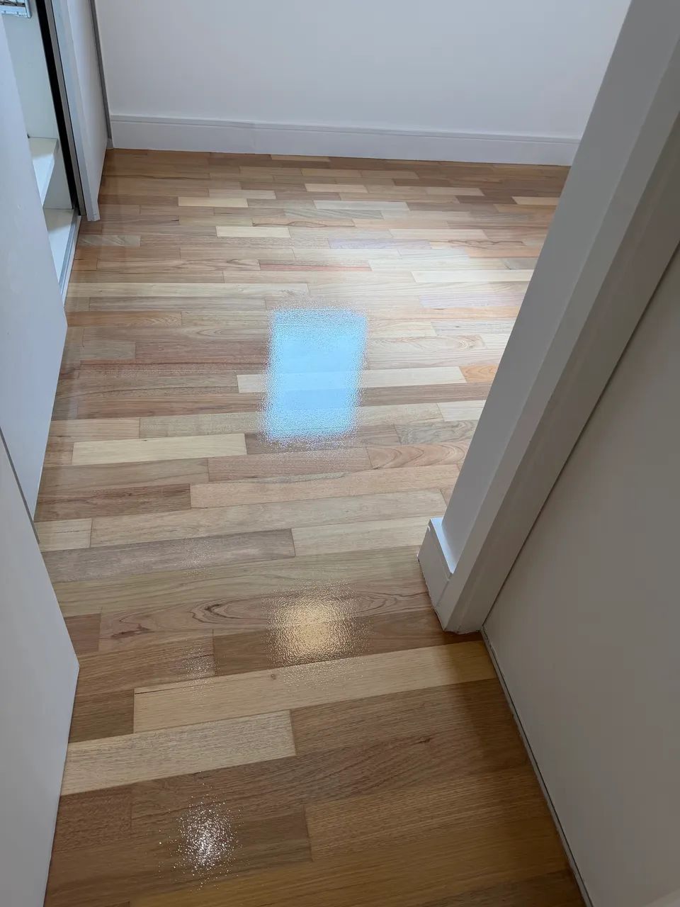 Restauração de piso Tauari com aplicação de Bona . - Foto 3