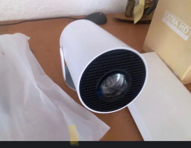 Projetor HY300-A Android | Wi-Fi | Bluetooth | HDMI| até 130 polegadas