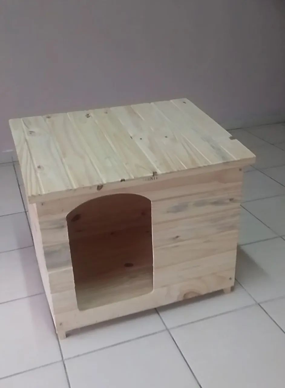 Casinha Pet de madeira nova.