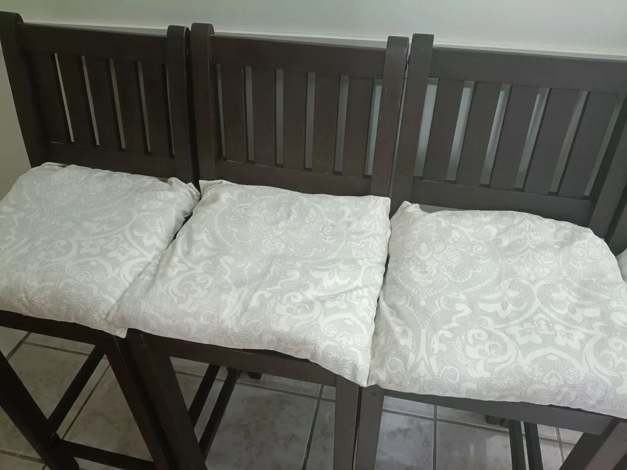 Banquetas de madeira para bar ou bancada - Foto 2