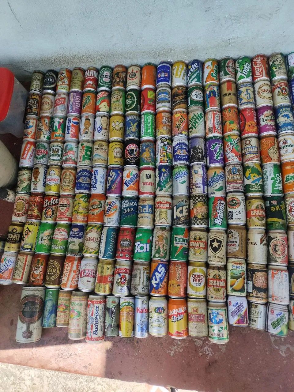 Coleção de latinhas das décadas de 90 e 2000 - Foto 3