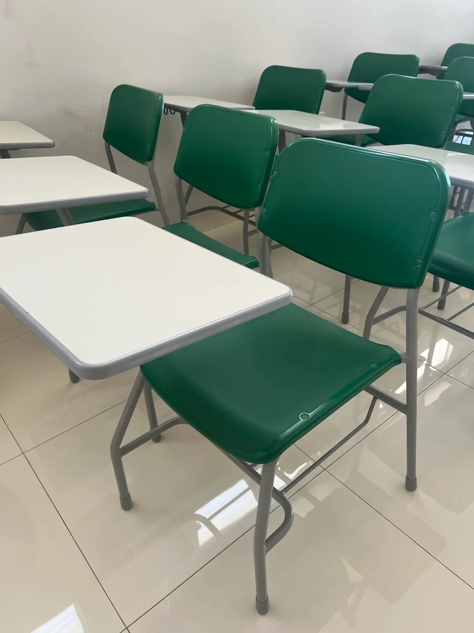 Cadeiras Universitárias Novas - R$ 270 cada - Foto 5
