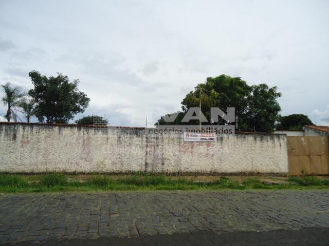 Terreno para alugar com 0 dormitórios em Presidente roosevelt, Uberlândia cod:303091