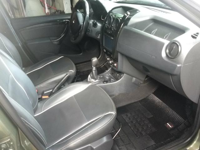Renault Duster Oroch 2.0 hiflex Dynamic automatica único dono 2017 - Foto 2
