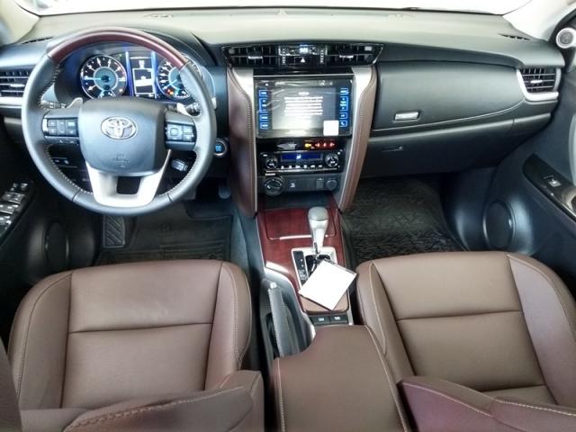 TOYOTA HILUX SW4 2.8 SRX 4X4 7 LUGARES 2019 - Foto 7