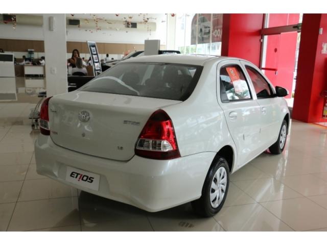 TOYOTA ETIOS 1.5 X SEDAN 16V FLEX 4P 2019 - Foto 4