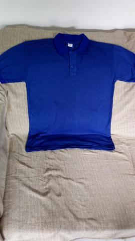 Camisas polo masculina e feminina