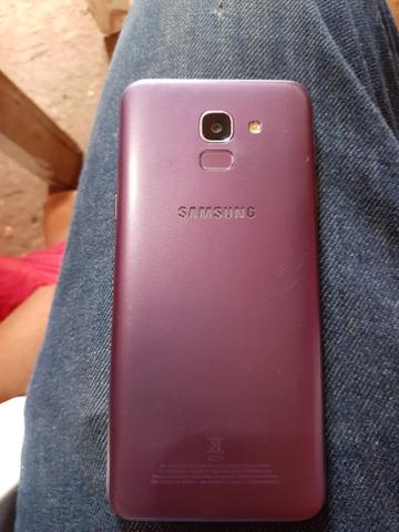 Vendo Samsung j6 nenhum trincado pouca marca de uso valor a negociar