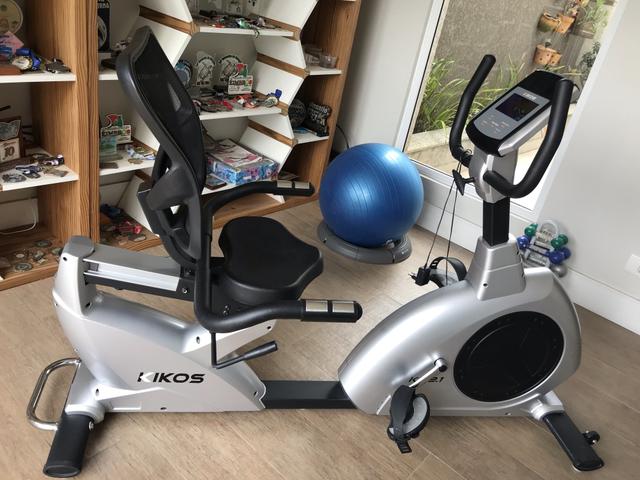 Bicicleta Ergométrica Kikos Horizontal KR 9.1 Bivolt - Foto 2