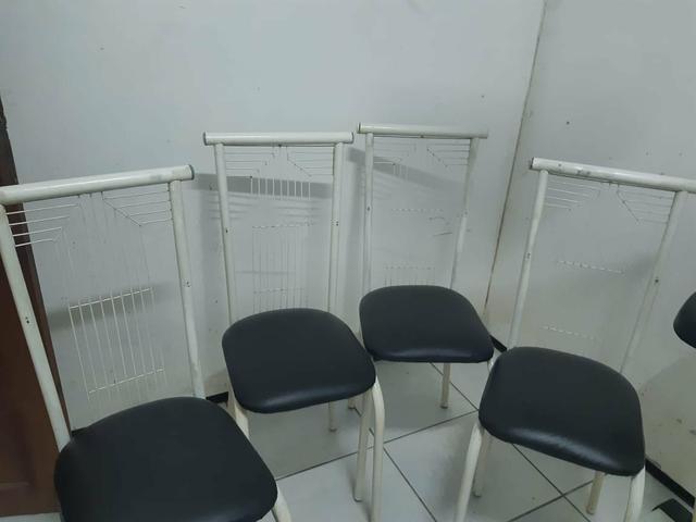 Vendo 5 cadeiras de ferro