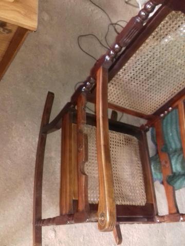 Vendo cadeira de balanço antiga